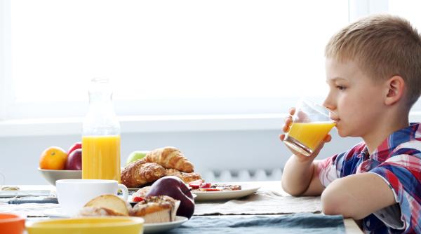 Cei 6 nutrienți care nu pot lipsi din alimentația copiilor la reînceperea școlii, potrivit Standford Medicine