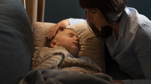 Frica de întuneric: Cum să ajuți copilul să o depășească