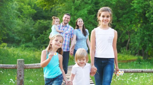 Obiceiuri de zi cu zi care contribuie la creșterea copiilor pozitivi. Părinții le trec cu vederea!