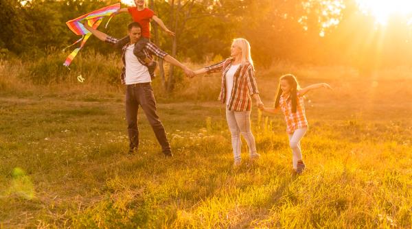 Un psihiatru Harvard dezvăluie secretul pentru a fi un părinte mai bun decât au fost părinții tăi pentru tine