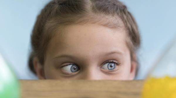 Ce spun studiile despre copiii cu ochii verzi