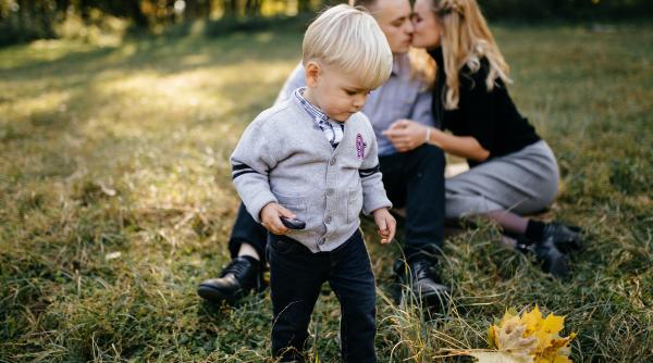 Creezi un copil anxios cu stilul tău parental? Aflați dacă faceți o greșeală fatală