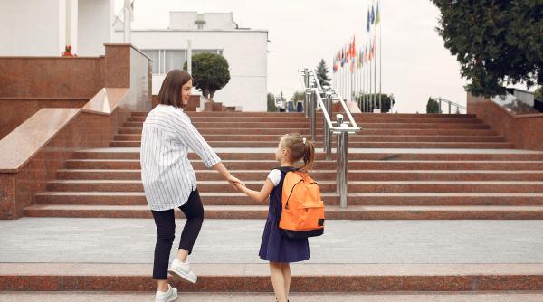 Puterea cuvântului: 7 fraze pentru a-ți motiva copilul la școală