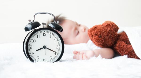 Trecerea la ora de iarnă: Cum să pregătiți corect copilul? Câteva sfaturi pentru ca această schimbare să meargă ca pe roate!