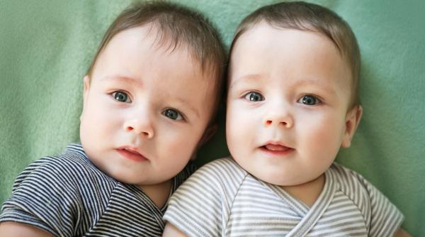 Acestea sunt cele mai frumoase nume de gemeni 
