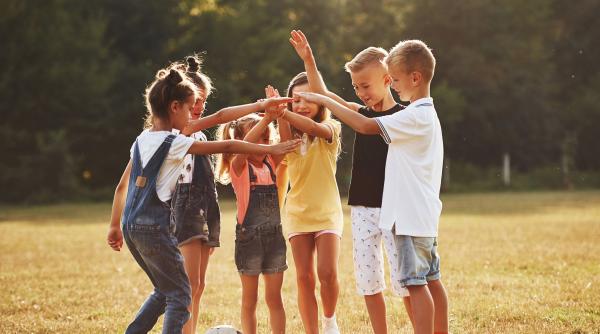 Ce activități îi fac pe copii mai deștepți? Răspunsul cercetătorilor care au studiat creierul a sute de micuți 