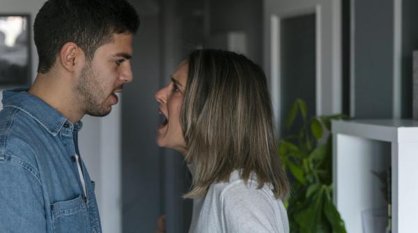 Iată motivul surprinzător pentru care ești mai rău cu oamenii pe care îi iubești cel mai mult