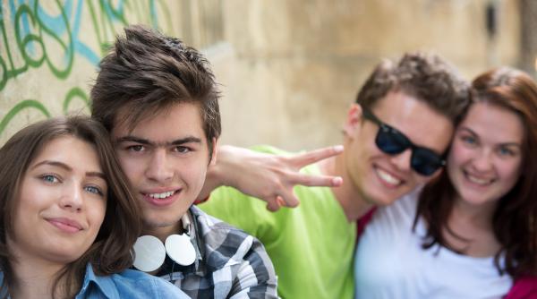 Părinții din Generația Z vor aduce o abordare nouă și proactivă în parenting, spun experții