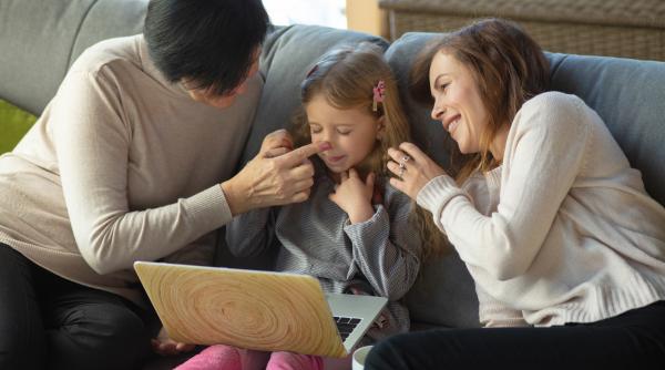 ”Părinții de zahăr”, un nou model de parenting. Este important să-i recunoașteți caracteristicile pentru a avea o relație liniștită cu copiii tăi