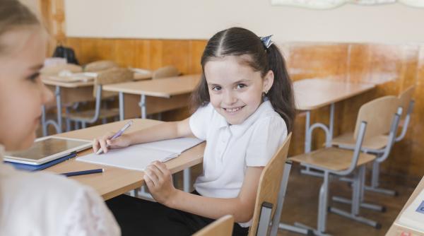 Principala problemă a școlii românești. Oana Moraru, consultant educațional: Eu, ca părinte, trebuie să supraviețuiesc în acest sistem