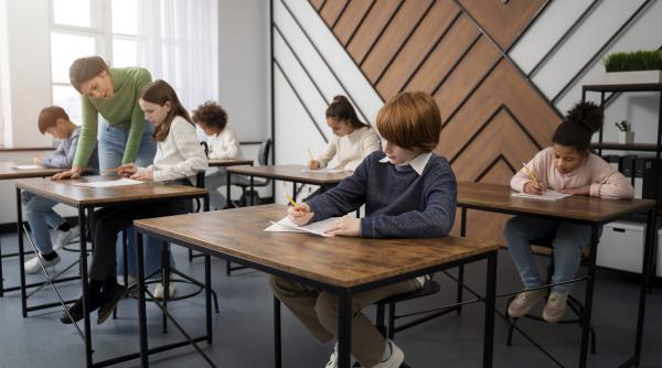 Școli fără căldură: Elevii îndură frigul, iar părinții cer măsuri urgente