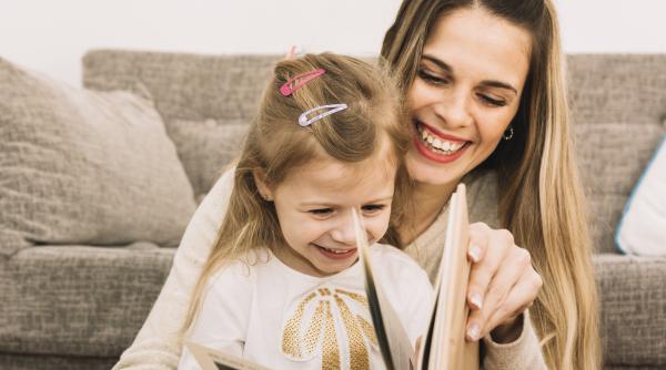 Nu este adevărat că copiii învață mai repede decât adulții. Iată ce a descoperit un studiu recent