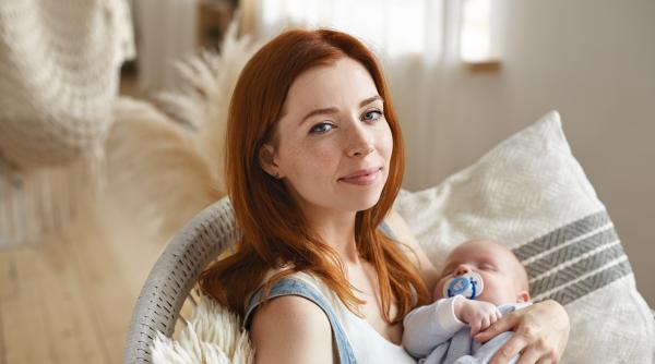 Cum să vindecăm cicatricea emoțională a operației de cezariană. „Trebuie să ne bucurăm de venirea pe lume a bebelușului nostru”