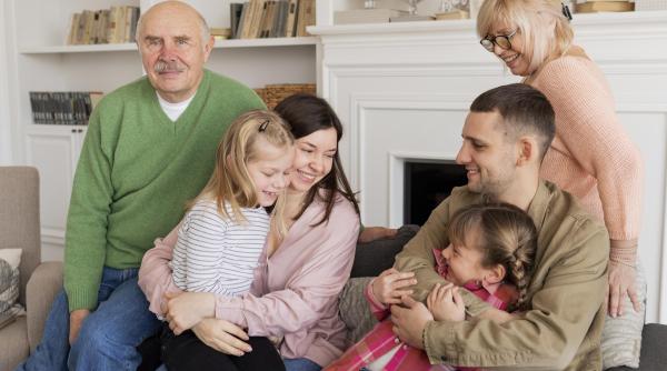 Vizita la socri împreună cu copilul: Trei subiecte pe care să le excluzi din discuții