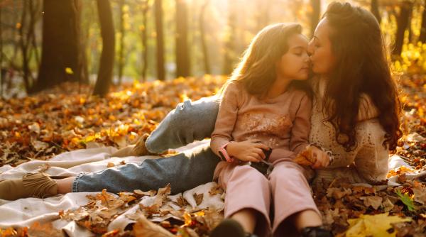 „Iubește-ți copilul! Nu este nimic mai dăunător pentru el decât să simtă că nu-ți pasă”, avertizează experții în parenting: „Rămân cicatrici pe viața!” 