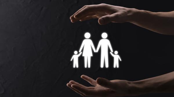 Capcana hiperparentingului: Așezarea copiilor pe un piedestal este dăunătoare și îi creează stresați și nesiguri