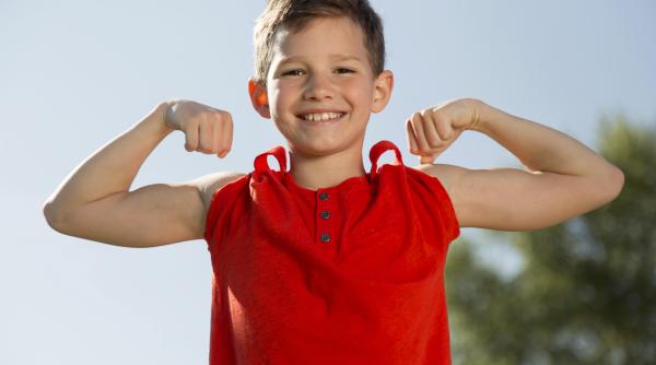 Vrei să crești copii încrezători? Încearcă stilul de parenting „Lumina Farului”