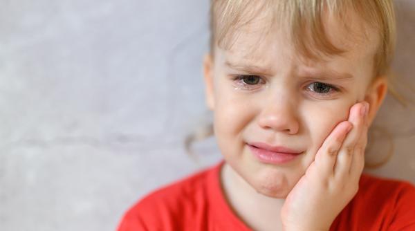 „Copilul meu extrem de sensibil se enervează din orice, ce pot face?” Strategii pentru părinți de la experții în parenting: „Așa își dezvoltă o personalitate puternică!”