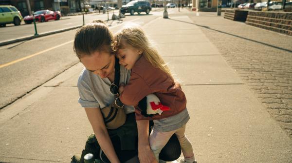 Un psiholog explică „strategia ușii din spate” – metoda prin care părinții pot educa sănătos copiii  