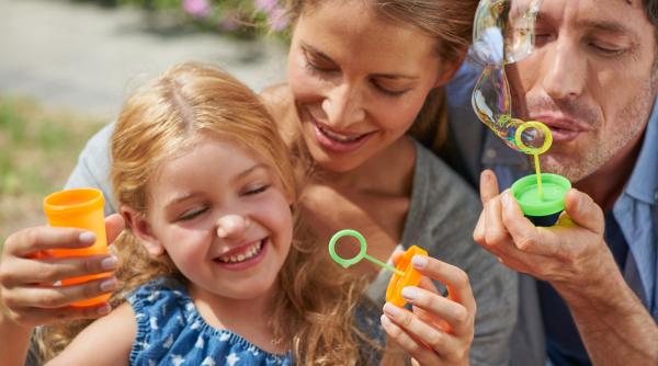 Expert: „Părinții celor mai fericiți copii fac aceste șase lucruri în fiecare zi”