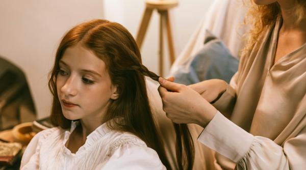 Îndrăgostită în clasa a 8-a. Irina Petrea: Ce faci? Poți să-i spui acest lucru, dar important e să o înveți ce este iubirea