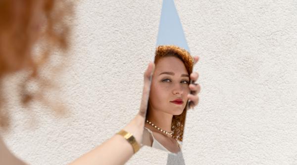 Un părinte diagnosticat narcisist avertizează: Acestea sunt semnele că sunteți unul. Evitați-le