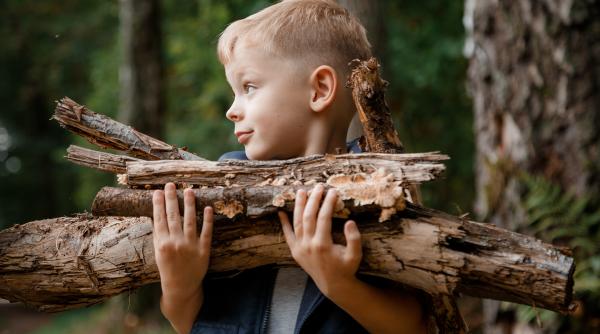 Copiii mici care vor să facă totul singuri. Ce spun cercetătorii? „Părinții care încurajează autonomia contribuie la succesul lor pe termen lung”