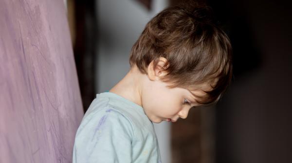 E bine să ne lăsăm copilul să plângă? Psiholog: Aceasta este una din metode pentru reglarea emoțională