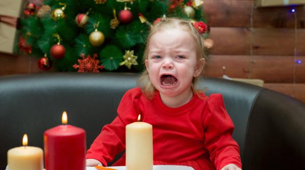 „Copilului meu îi este frică de Moș Crăciun. Ce ar trebui să fac?” Psiholog: „Paternalofobia poate avea mai multe cauze”