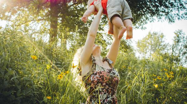 Parentingul blând: Cum să îți educi copilul cu răbdare, chiar și în momentele grele
