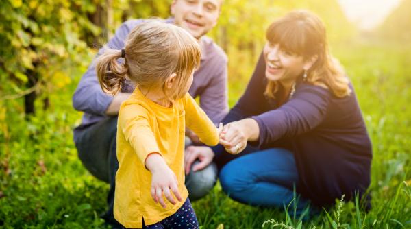 10 tehnici de parenting tradițional pe care generația modernă ar trebui să le redescopere: Lecții valoroase din trecut pentru părinți de astăzi