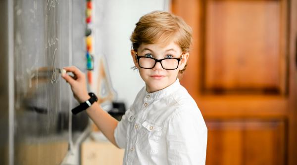 „Nici talentați, nici genii”: Doi psihologi specializați în abilități înalte demontează mitul