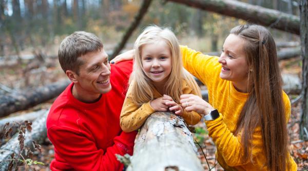 Afirmațiile care fac diferența: Ce ar trebui copilul să audă de la părinți înainte de a ajunge la adolescență