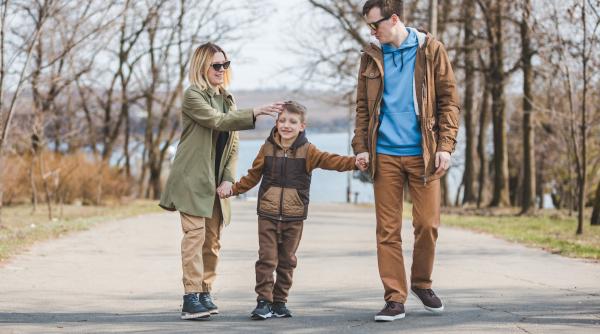 Cum să educi un copil să se comporte bine, conform unui psiholog clinician și pedagog