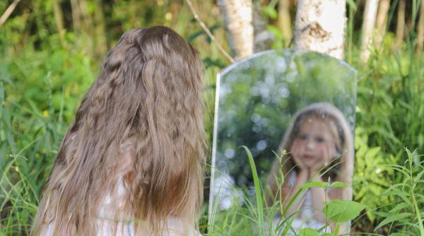 Prevenirea narcisismului la copii: Strategii practice de parenting bazate pe descoperirile unui neurobiolog