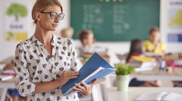 Ordonanța „trenuleț”: Concursul de Titularizare va fi suspendat. Ce se întâmplă cu salariile profesorilor