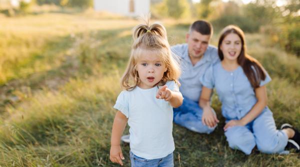 Greșeala gravă a părinților care afectează copilul toată viața. Părintele Calistrat: ”Așa s-a umplut societatea de deligvenți și de infractori”