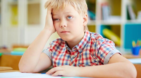 Lipsa de atenție în clasă: Un studiu dezvăluie cum se răspândește prin gesturi aparent minore