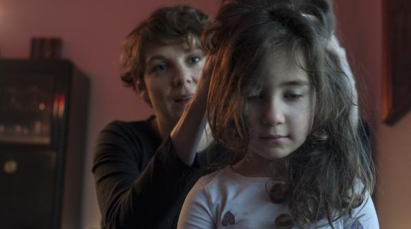 Cum să previi „efectul Romeo și Julieta” în relația cu copilul tău? Soluții pentru părinți de la un expert 