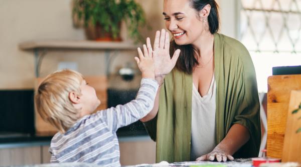 De ce copiii noștri au nevoie să audă mai mult decât „Bravo!”