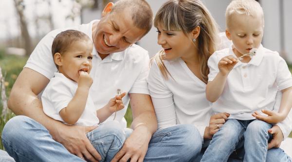 Cum să îți controlezi fricile și să îți crești copiii cu încredere