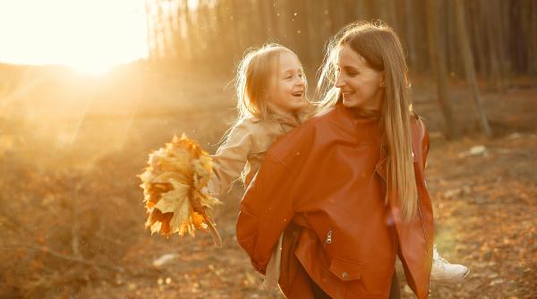 Dacă spui aceste expresii când vorbești cu copilul, va avea o personalitate puternică și autentică