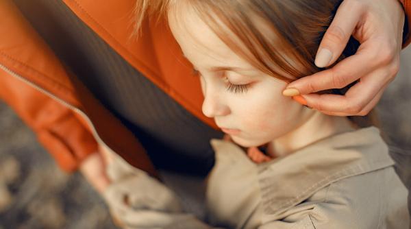 Ai putea să-ți „aprinzi” copiii fără să știi! Cum să recunoști și să eviți această formă periculoasă de persuasiune emoțională