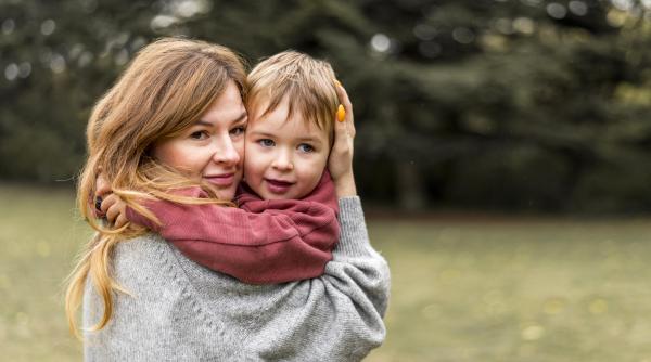  „Nu mai plânge!” Înlocuiește cu alte afirmații care încurajează emoțiile copiilor
