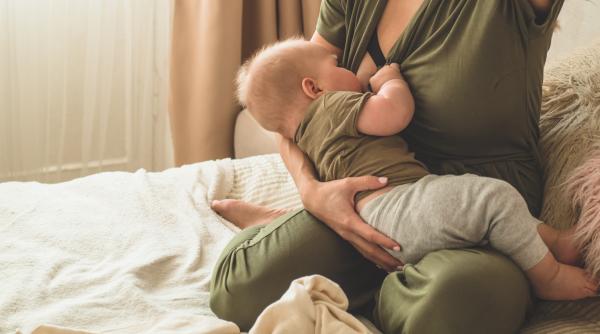 STUDIU: Alăptarea ajută copiii să fie mai inteligenti