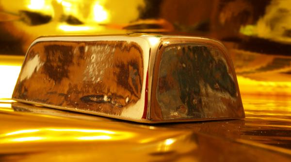  Un primar vrea să ofere un lingou de aur pentru fiecare nou-născut din comuna sa! Unde se întâmplă asta