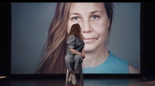 „Ce vrei să fii când ești mic?” Videoclipul viral care arată cum îi grăbim pe copii să devină adulți. Campania care expune realitatea dură a presiunii pe care o punem pe cei mici / VIDEO