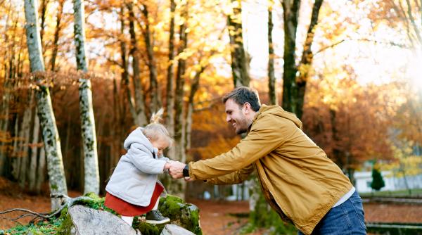 Abilitățile esențiale pe copilul trebuie să le învețe de la părinți înainte de a pleca la facultate: „Cu cât le învață mai devreme, cu atât va fi mai bine pregătit pentru viața de adult”