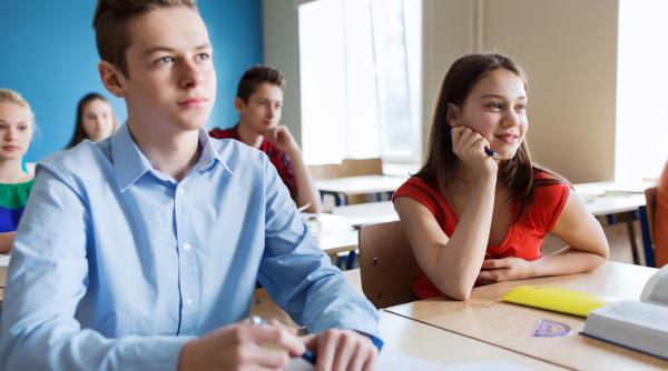 Schimbările propuse de Ministerul Educației în planurile cadru: Mai multe opționale, elemente de antreprenoriat și stil de viață sănătos