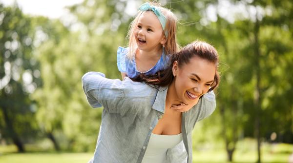 Cum să creăm o „moștenire” emoțională sănătoasă pentru copii? Daniela Gavankar: „E o mare deosebire între grijă și iubire! Asta e nevoie să aducem în viețile noastre” / VIDEO